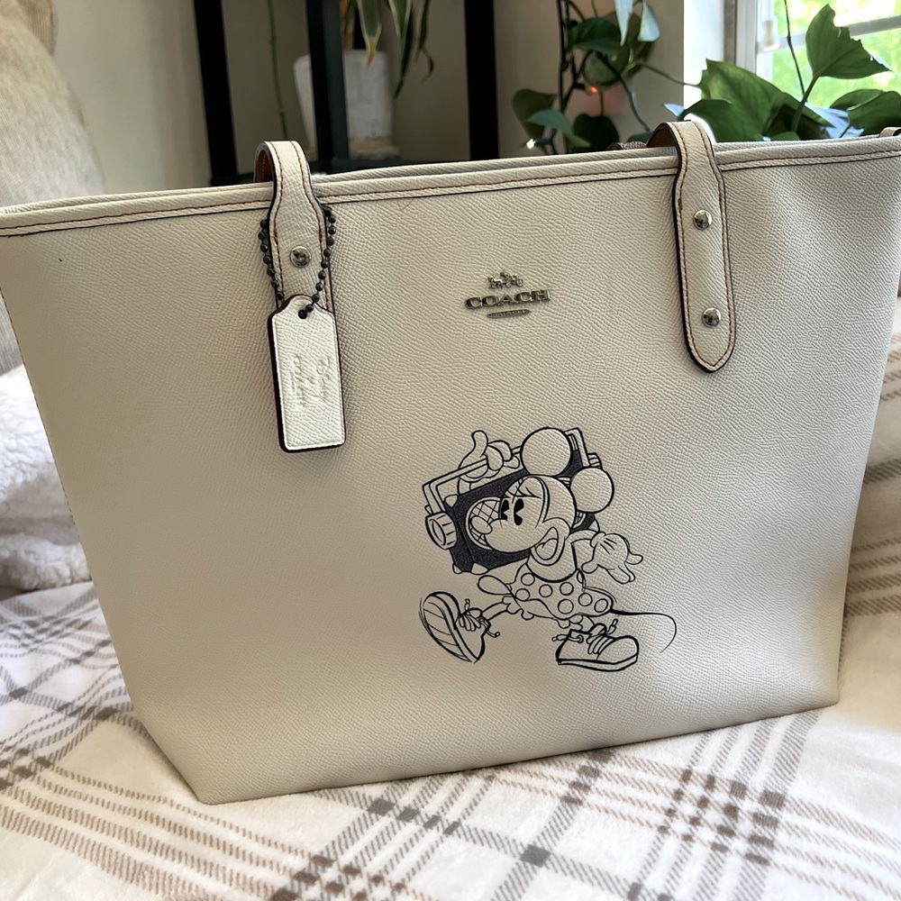 Disney Coach Tote Bag 🌸